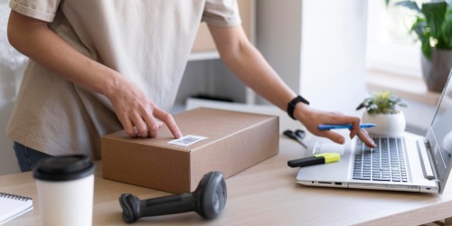 Personalisierung von Modekartons - wie passt man die Verpackung an die Marke an?